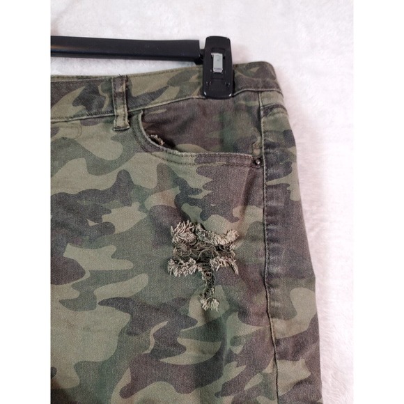 Lot‎ Of 2 No Boundaries Shorts Womens 17 Green Camo Print Button Fly Drawstring - Picture 11 of 16